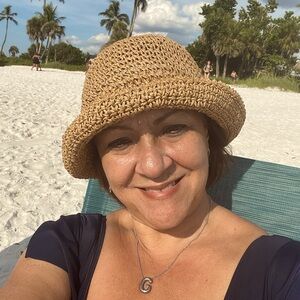 Meet your Posher, Gina